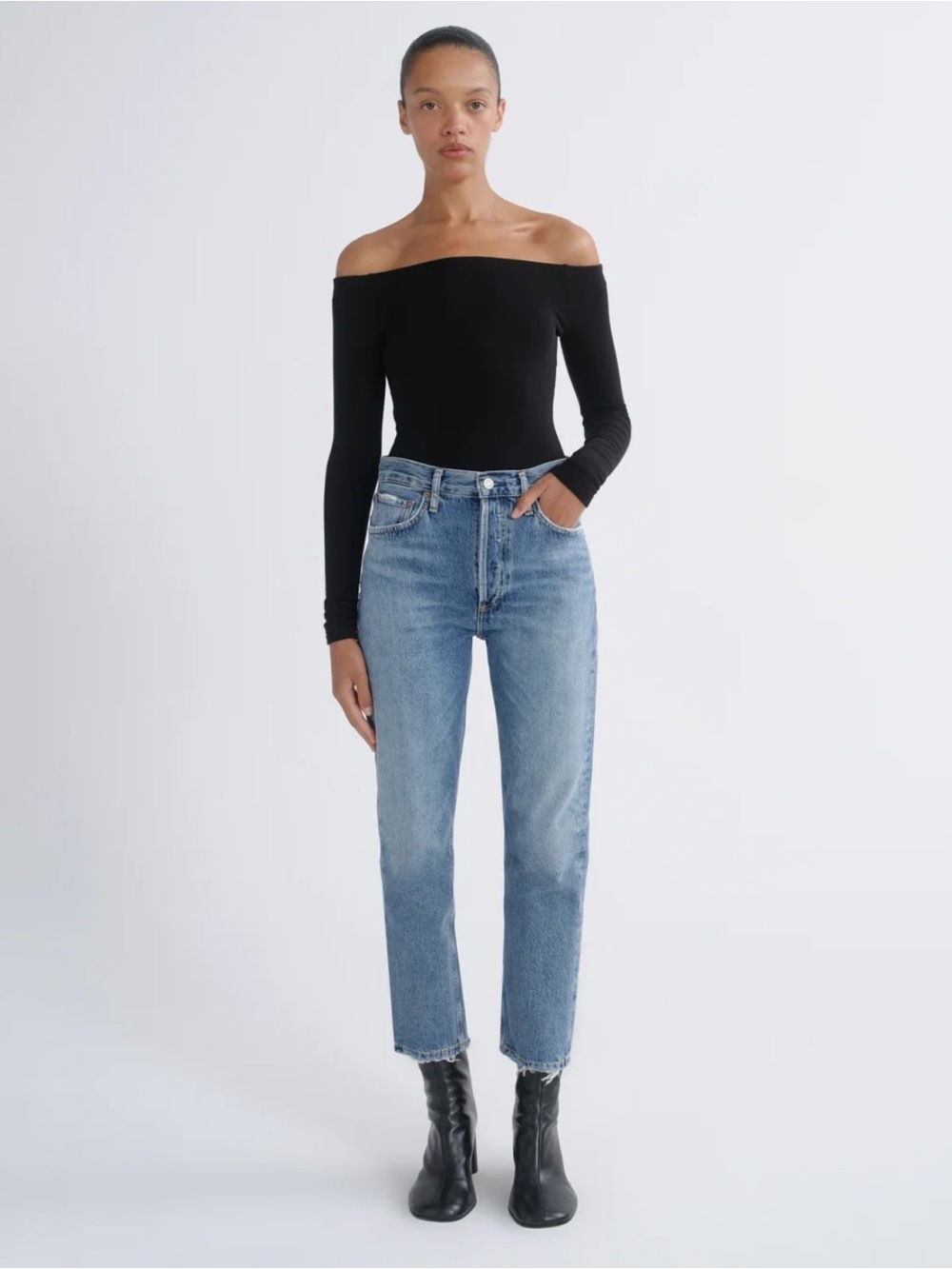 Agolde Riley High Rise Straight Crop Distressed Jeans in Frequency